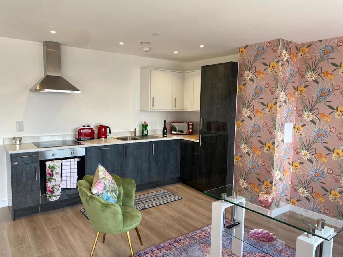 Central Newly Built 2 Bed Duplex Penthouse With Free On-Site Gated Parking, Lift Access, Self Check-In, Super Fast Wifi, Two Cathedral View Terraces & Sleeps 6 Peterborough Luaran gambar